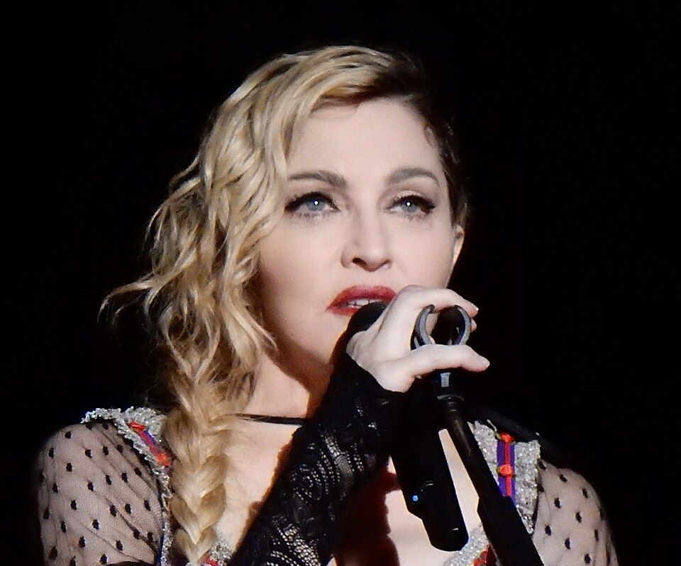 Life: Η ευχαριστήρια ανάρτηση της Madonna για τον θρίαμβο του «Confessions II»: «Ακόμα τσιμπάω τον εαυτό μου» Life: Η ανάρτηση της Madonna για τον θρίαμβο του «Confessions II»