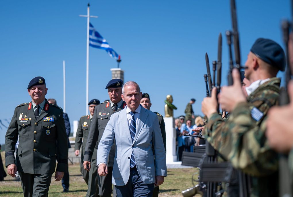 Παρουσία του Θ. Δαβάκη στη Φούρκα, για τις εκδηλώσεις μνήμης για τη γυναίκα της Πίνδου και τους αξιωματικούς Κωνσταντίνο Δαβάκη και Αλέξανδρο Διάκο Εκδηλώσεις μνήμης για τη γυναίκα της Πίνδου και τους αξιωματικούς