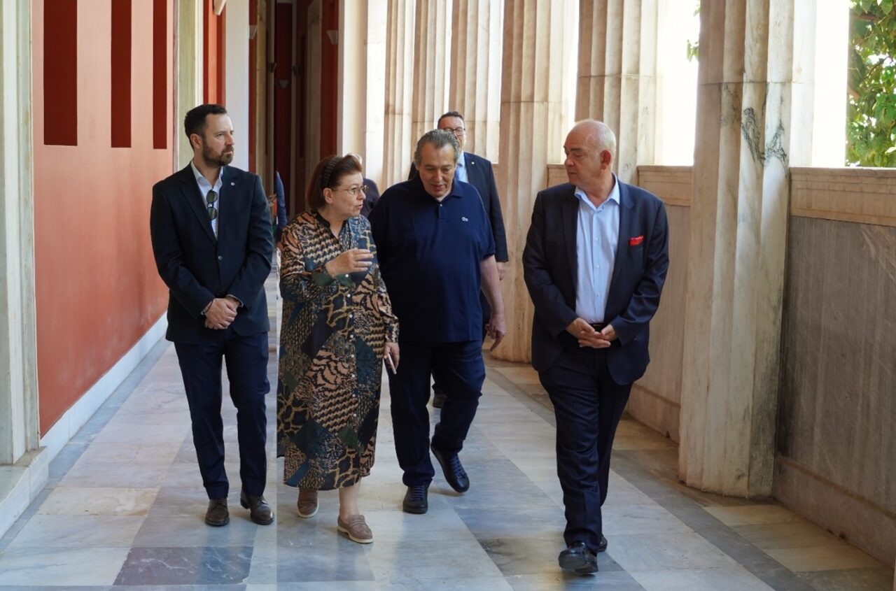 Επίσκεψη της υπουργού Πολιτισμού Λίνας Μενδώνη στο ιστορικό συγκρότημα του ΕΜΠ στην Πατησίων Επίσκεψη Λίνας Μενδώνη στο ιστορικό συγκρότημα του ΕΜΠ