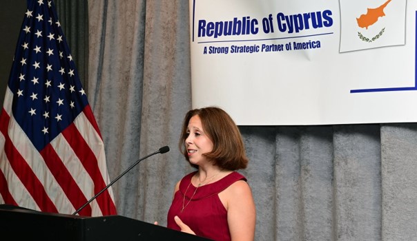 Julie Fishman Rayman addresses the group