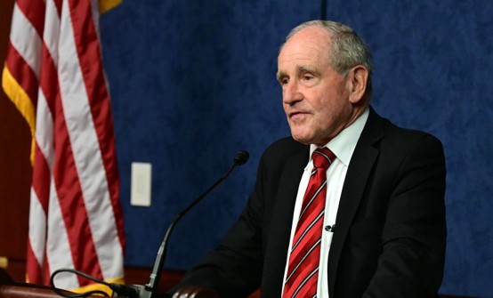 Chairman Risch addresses the group